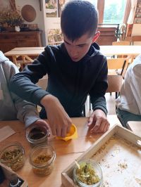 tworzenie własnego mydła w wiosce mydlarskiej