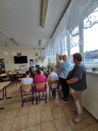 oglądanie startu rakiety w kosmos