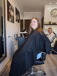 uczniowie podczas zajęć kulinarnych, porządkowych oraz edukacyjnych