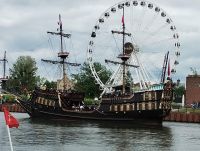 uczniowie podczas wycieczki po ZOO oraz rejs statkiem