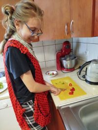 zajęcia w kuchni uczniowskiej