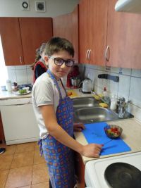 zajęcia w kuchni uczniowskiej