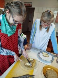 zajęcia w kuchni uczniowskiej