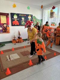 zbawy z okazji balu jesiennego i dnia przedszkolaka